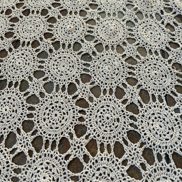 Vintage Large Hand Crocheted Lace Tablecloth Wall Hanging French Country Beige - Picture 3 of 6